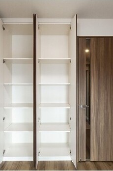 コンフォリア・リヴ根岸二丁目 