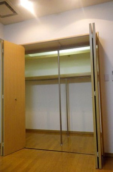 伊勢半ビル 