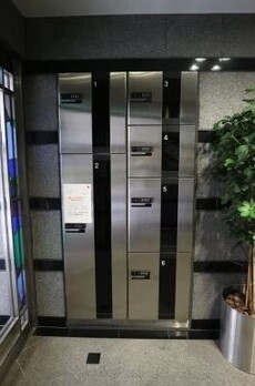 レオーネ三越前 