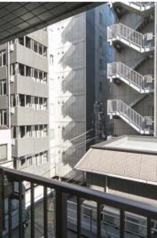 レオーネ三越前 