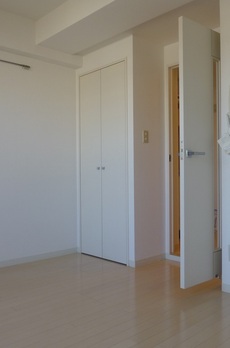 レジディア三越前 