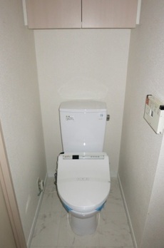 ドゥーエ新富町 