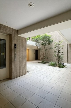 ガーデン萩中 