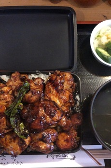 コンフォリア日本橋人形町イースト 徒歩1分の行列ができる『おが和』のやきとり重