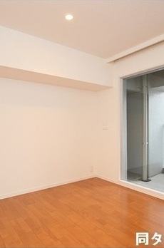 コンフォリア日本橋人形町イースト 【8号室】