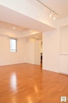 コンフォリア日本橋人形町イースト 【8号室】