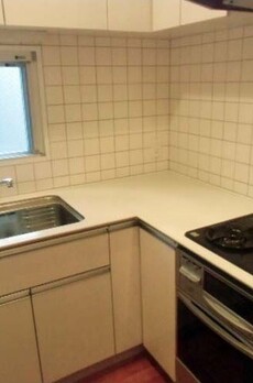 コンフォリア日本橋人形町イースト 【8号室】ガスオーブンレンジ付きシステムキッチン