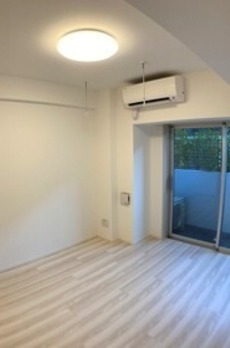 プレール・ドゥーク新宿West 