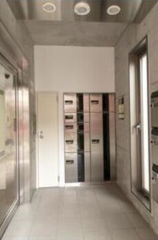 フォーフロント 