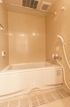 フォーフロント 