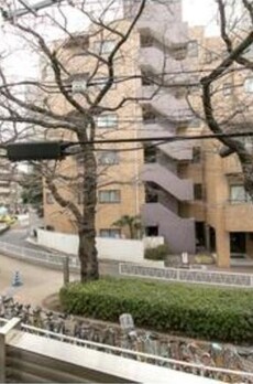 フォーフロント 