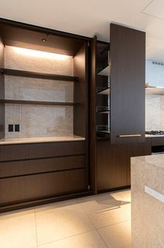 ＭＡＲＱ　ＯＭＯＴＥＳＡＮＤＯ　ＯＮＥ 
