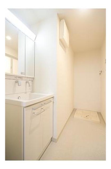 ＵＴＡ　ＨＯＵＳＥ 