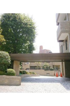 フラット緑ケ岡 