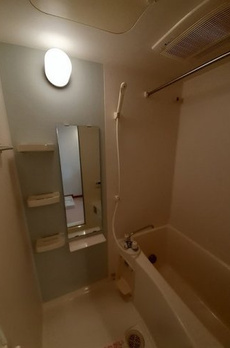 コリーヌ　Ｈ 