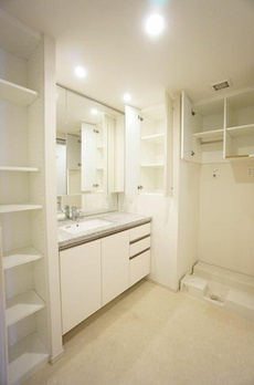 ザ・パークハウス　西新宿タワー６０ 