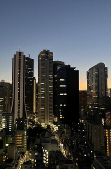 ファーストリアルタワー新宿 