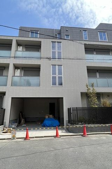 Ｄｕｅ　Ｗｅｓｔ　Ａｚａｂｕ　Ｈｏｕｓｅ 