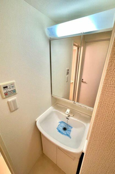 レジディア四谷三丁目 