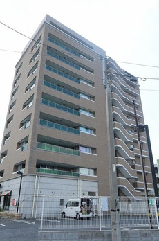 ＬＡＮＡＩ　Ｔ　ＧＡＲＤＥＮ 