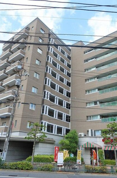 ＬＡＮＡＩ　Ｔ　ＧＡＲＤＥＮ 