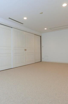 Ｏｍｏｔｅｓａｎｄｏ　Ｃｏｕｒｔ 