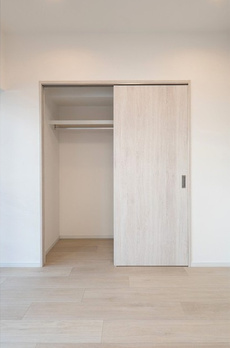 ＯＮＥ ＲＯＯＦ ＦＬＡＴ ＴＯＧＯＳＨＩ 