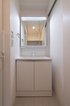 ＯＮＥ ＲＯＯＦ ＦＬＡＴ ＴＯＧＯＳＨＩ 