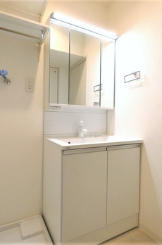 ＯＮＥ ＲＯＯＦ ＦＬＡＴ ＴＯＧＯＳＨＩ 
