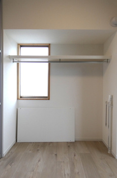 ＯＮＥ ＲＯＯＦ ＦＬＡＴ ＴＯＧＯＳＨＩ 
