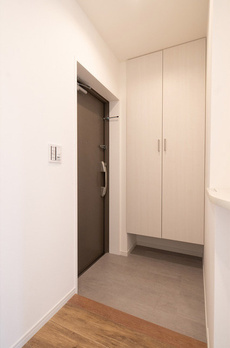 ＯＮＥ ＲＯＯＦ ＦＬＡＴ ＴＯＧＯＳＨＩ 