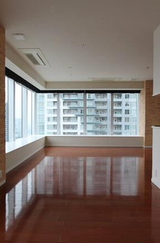 ＴＯＷＥＲＳ　ＭＩＤＴＯＷＥＲＴＨＥ　ＴＯＫＹＯ 