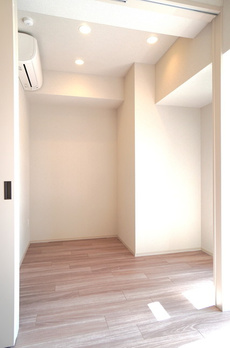 Ｂｒｉｌｌｉａ　ｉｓｔ　上野稲荷町 