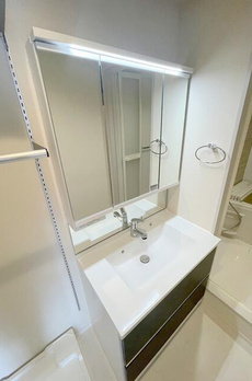 Ｄｕｅ　Ｗｅｓｔ　Ａｚａｂｕ　Ｈｏｕｓｅ 