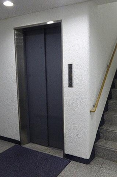 秀和狸穴レジデンス 