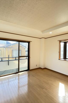 西保木間（ガレージ付き）貸家 