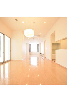 ＨＵＮＤＲＥＤ　ＳＴＡＹ　ＲＥＳＩＤＥＮＣＥ 