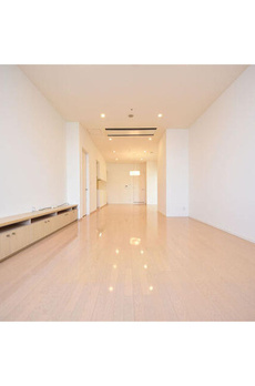 ＨＵＮＤＲＥＤ　ＳＴＡＹ　ＲＥＳＩＤＥＮＣＥ 