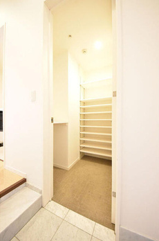ＨＵＮＤＲＥＤ　ＳＴＡＹ　ＲＥＳＩＤＥＮＣＥ 