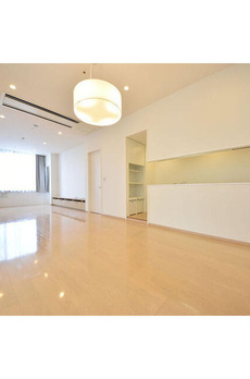 ＨＵＮＤＲＥＤ　ＳＴＡＹ　ＲＥＳＩＤＥＮＣＥ 