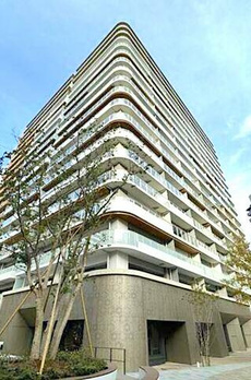ＨＡＲＵＭＩ　ＦＬＡＧ　ＰＡＲＫ　ＶＩＬＬＡＧＥ　Ｃ棟ハイルーフ駐車有 