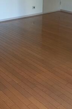 シャレーコート三田　東南公園側　専用ポーチ付 