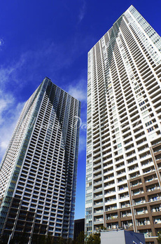 ＴＯＷＥＲＳ　ＭＩＤＴＯＷＥＲＴＨＥ　ＴＯＫＹＯ 