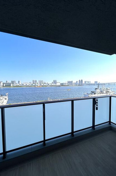 ＨＡＲＵＭＩ　ＦＬＡＧ　ＳＥＡ　ＶＩＬＬＡＧＥ　Ｂ棟 