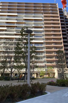 ＨＡＲＵＭＩ　ＦＬＡＧ　ＳＵＮ　ＶＩＬＬＡＧＥ　Ｅ棟 