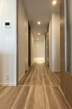 ＨＡＲＵＭＩ　ＦＬＡＧ　ＳＵＮ　ＶＩＬＬＡＧＥ　Ｅ棟 