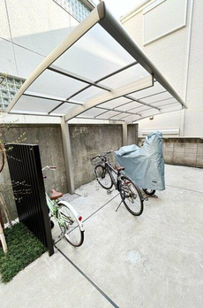 イン　ウィステリア 