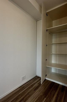 ＨＡＲＵＭＩ　ＦＬＡＧ　ＰＡＲＫ　ＶＩＬＬＡＧＥ　Ｃ棟 
