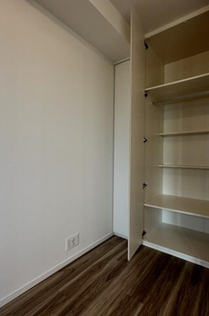 ＨＡＲＵＭＩ　ＦＬＡＧ　ＰＡＲＫ　ＶＩＬＬＡＧＥ　Ｃ棟 