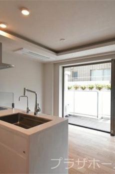 ロイヤルシーズン西麻布 